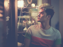 Lâm Vinh Hải trầm tư, u buồn